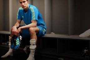 半岛体育官方网站-C罗、Faker、掘金三线激战，90分钟胜负未分